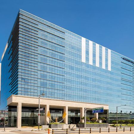 Golden Tulip Incheon Airport Hotel Exterior photo